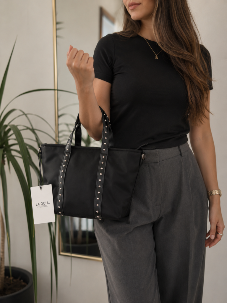 Cartera Dakota