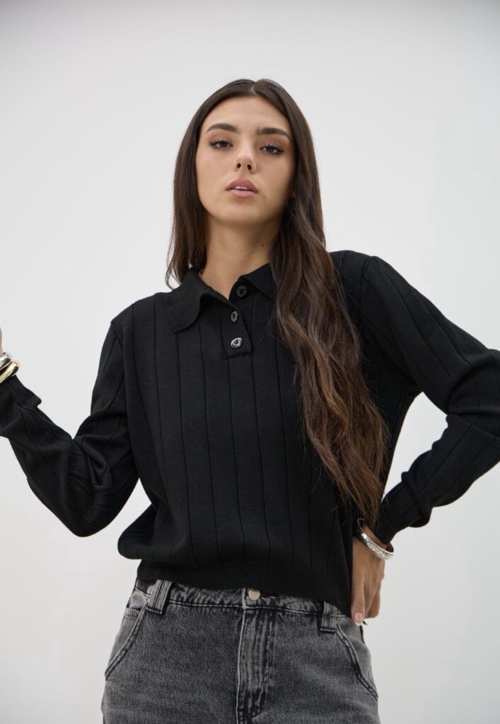 Sweater de hilo con cuello polo