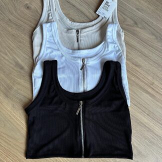 Musculosa top con cierre