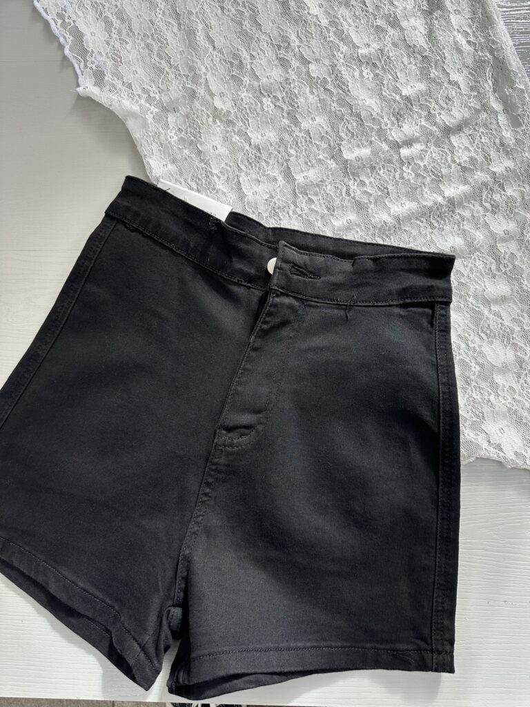 Short Jean negro
